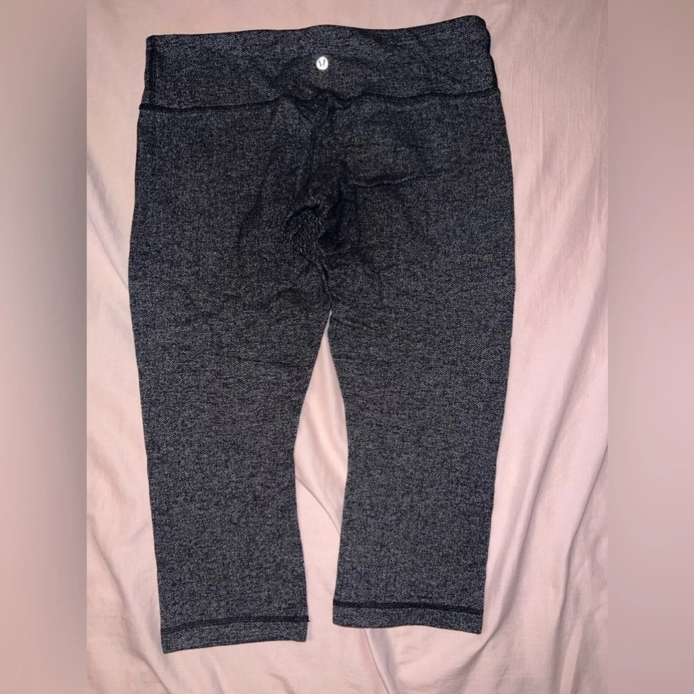 Lululemon Heathered Herringbone Capri Leggings Size 10
